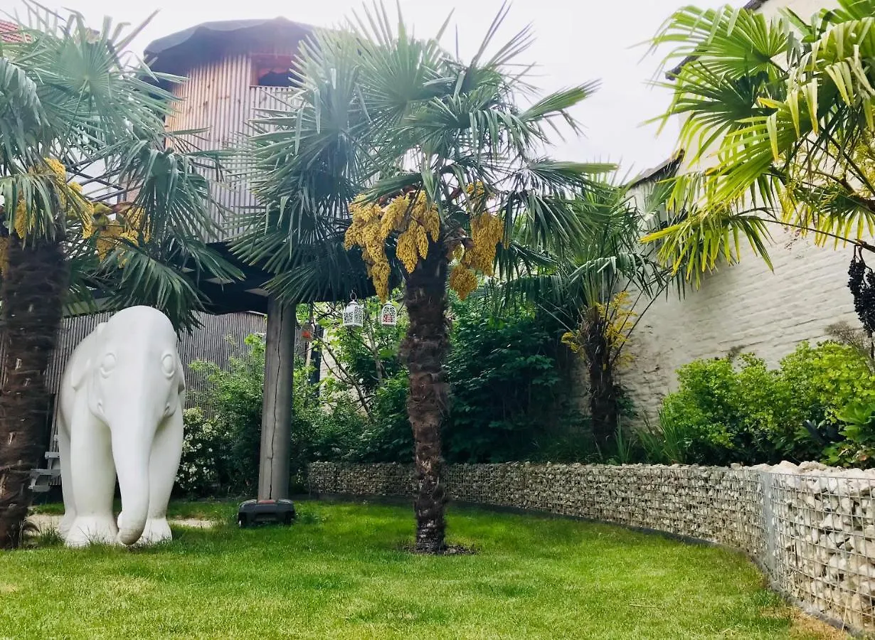 Koto Garden Suites Antwerpen Bed & Breakfast
